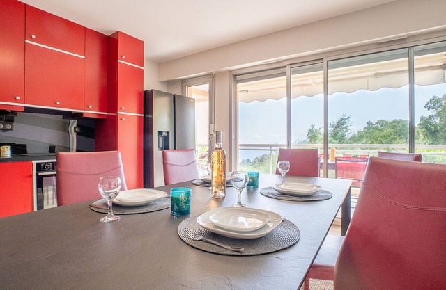 La Croix des Gardes by Interhome