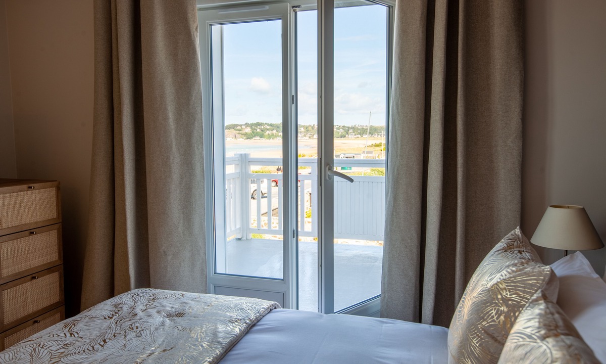 Barneville-Carteret Hotel | Hôtel Des Isles
