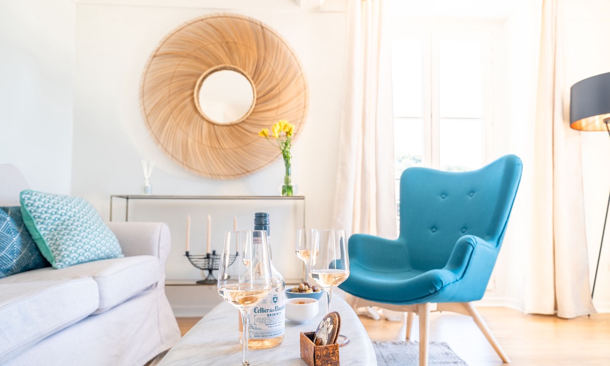 Carabacel Apartment | Azur Hideaway -stunning sea view ,Promenade and Cours Saleya