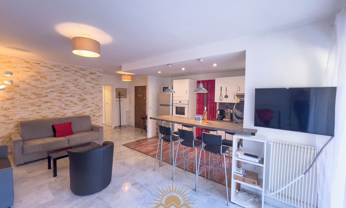 Riou - Petit Juas - Av de Grasse Apartment | LE SURCOUF AirCo Appartement by 4 By SUNSET