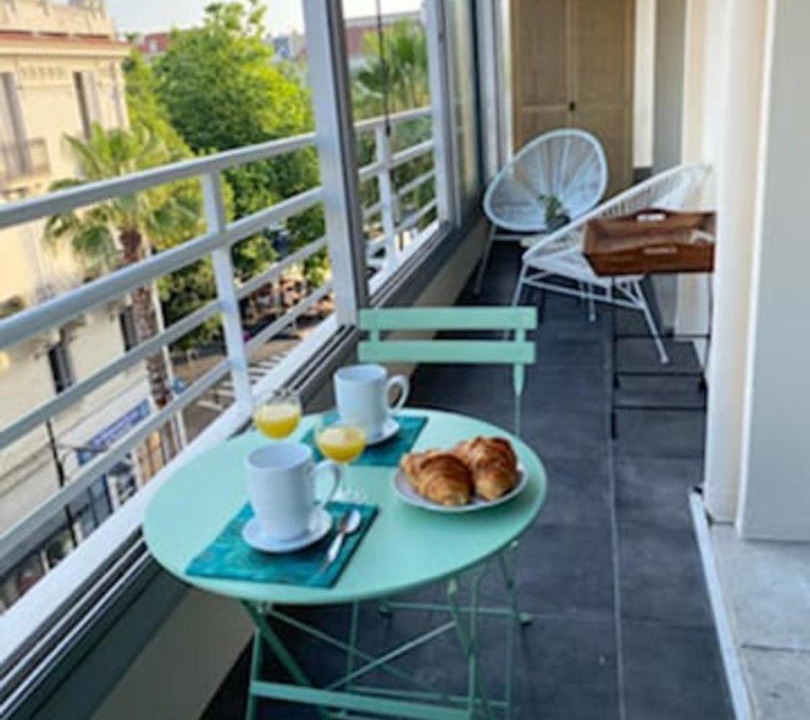 Antibes Old Town Apartment | Spacious and Stylish One-Bedroom Apartment on Place de Gaulle Antibes
