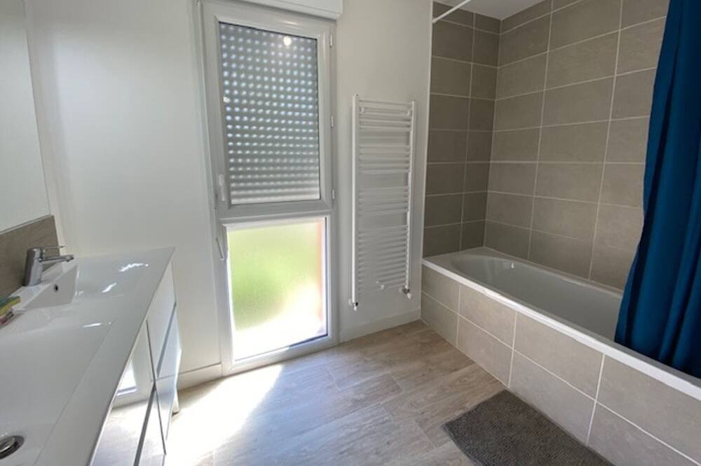 Photo of Bathroom in Les Moutiers-en-Retz