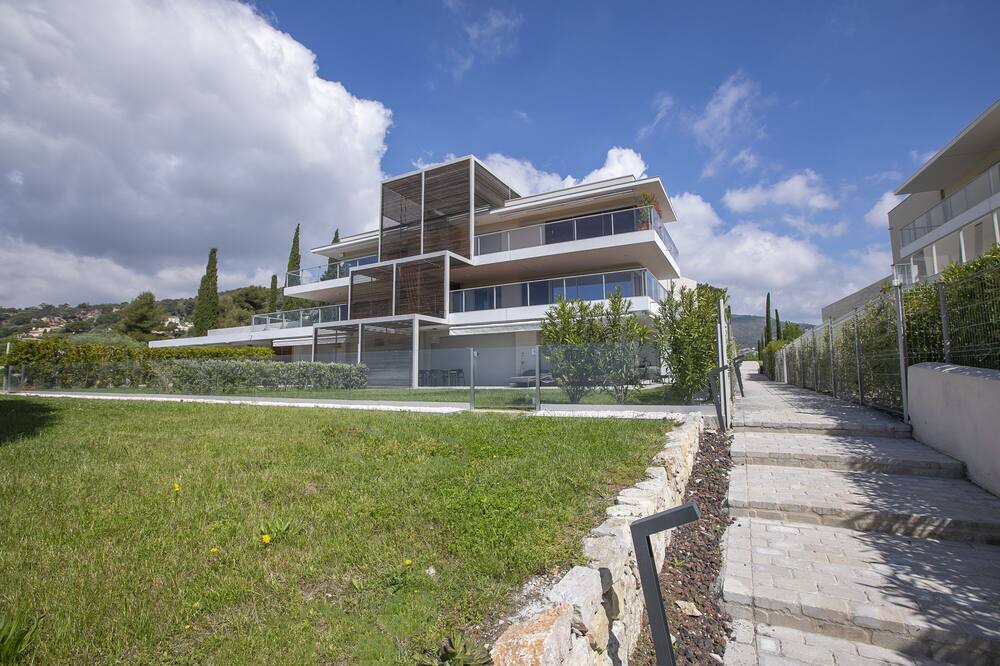 Photo of Outdoor in Gairaut