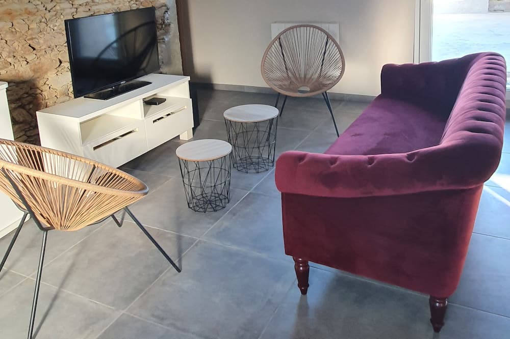 Photo of Livingroom in St-Meme-le-Tenu