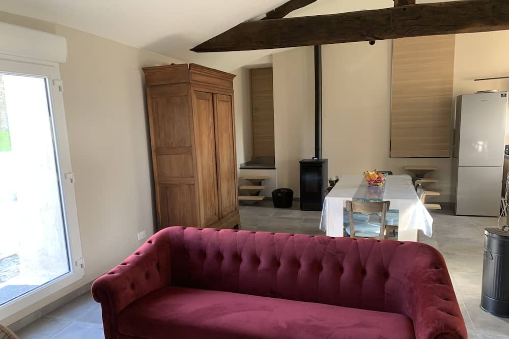 Photo of Livingroom in St-Meme-le-Tenu