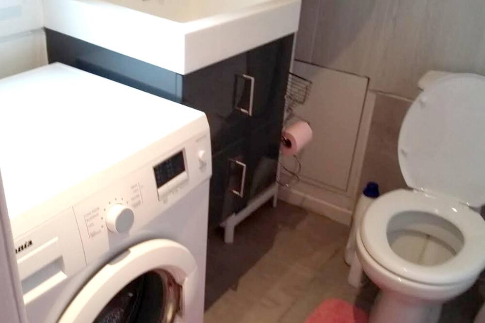 Photo of Bathroom in Vierville-sur-Mer