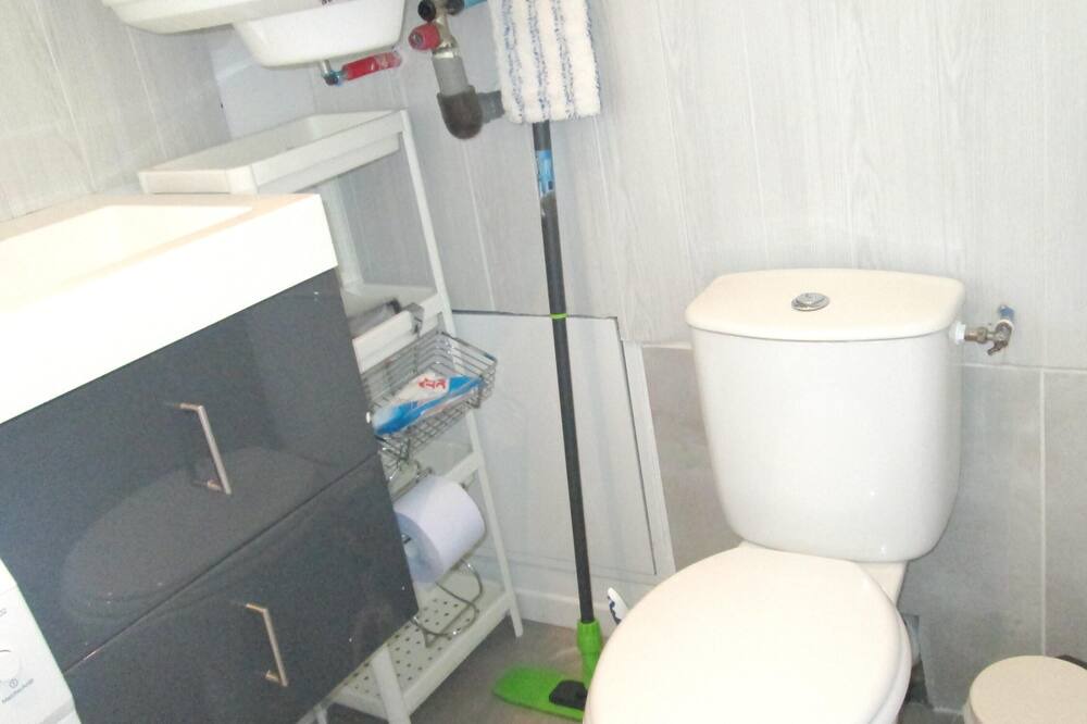 Photo of Bathroom in Vierville-sur-Mer