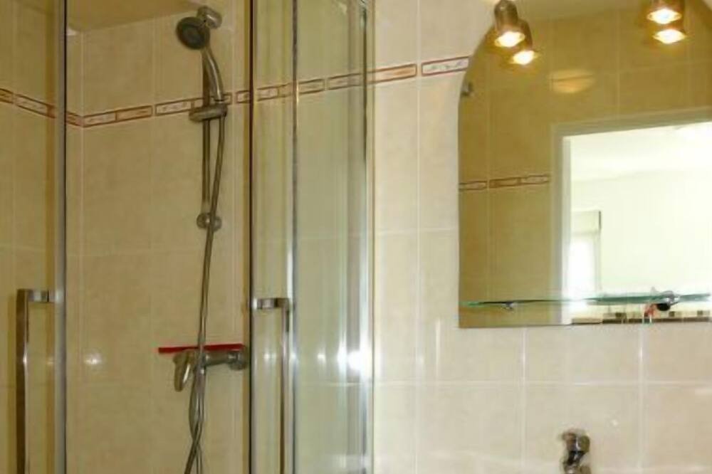 Photo of Bathroom in Planguenoual