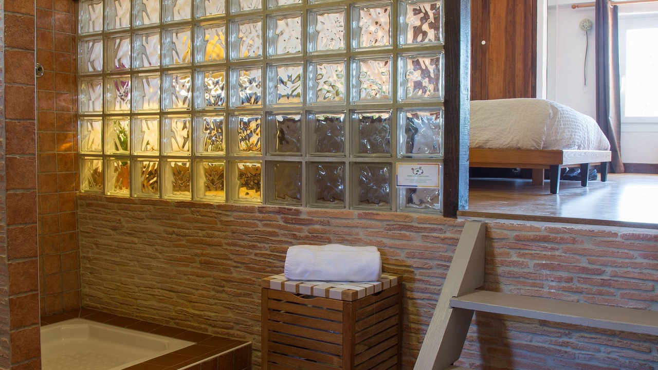 Photo of Bathroom in Orange