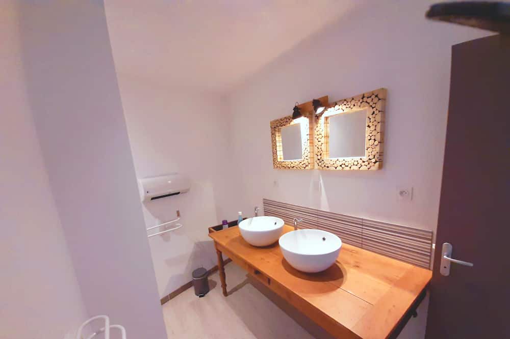 Photo of Bathroom in Chambretaud
