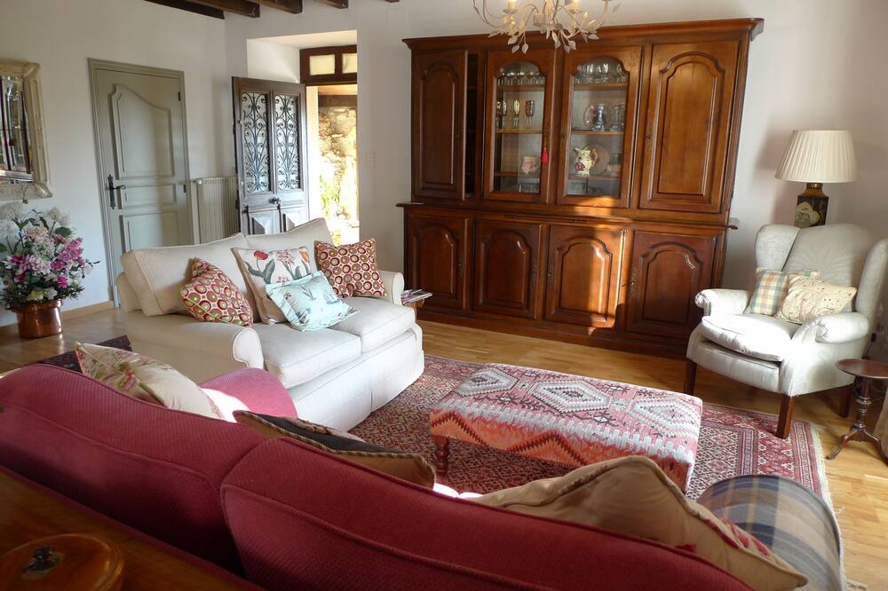 Photo of Bedroom in Pomy