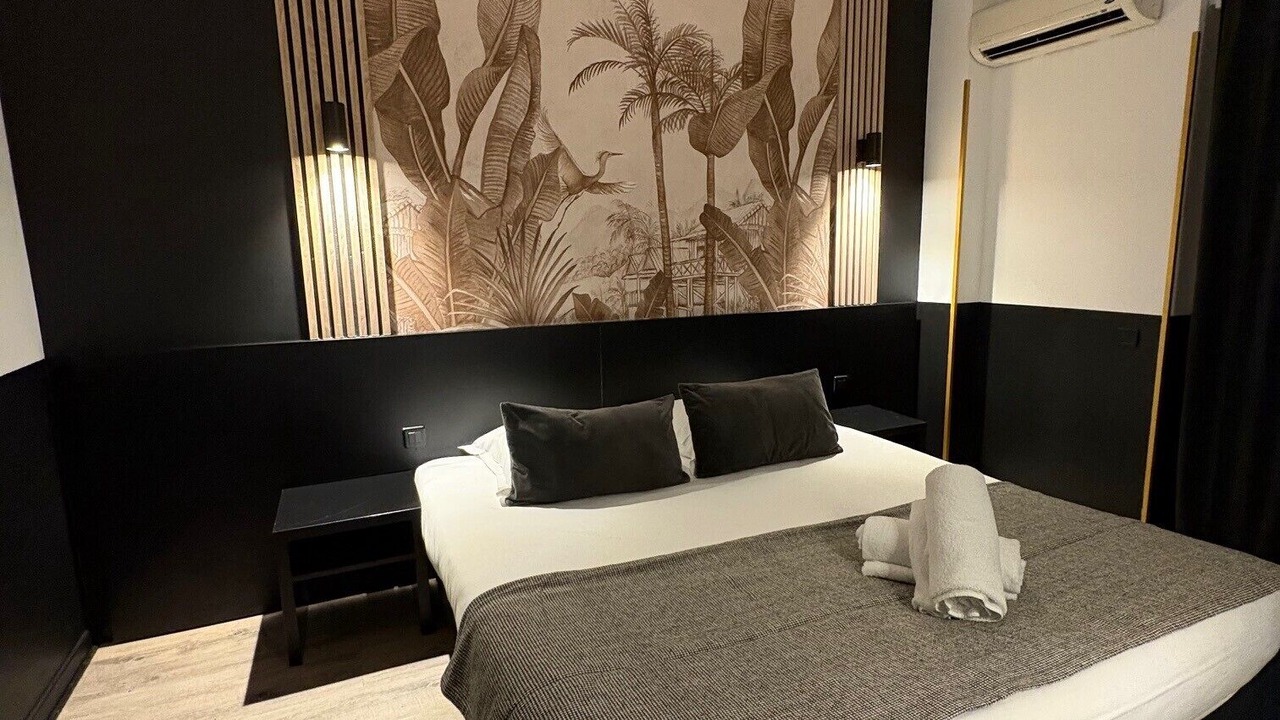Photo of Bedroom in California - Pezou