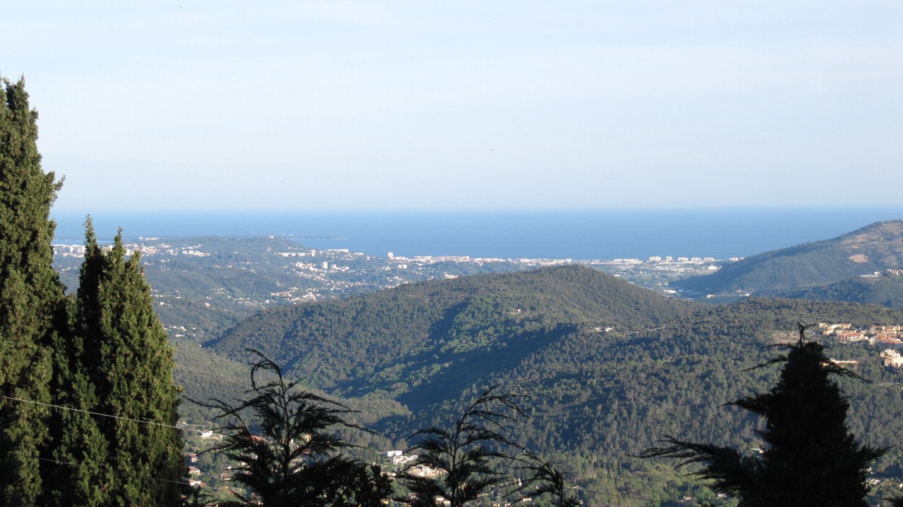 Photo of Others in Cabris