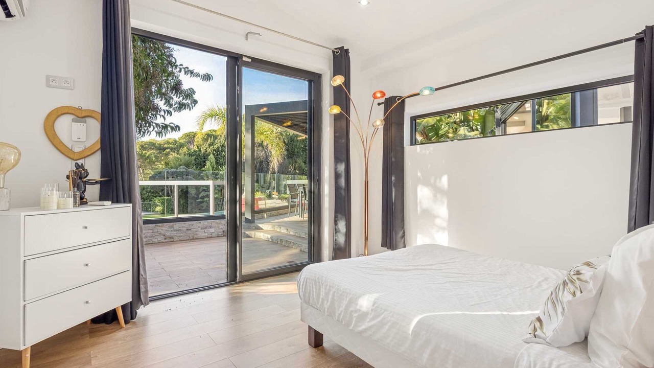 Photo of Bedroom in California - Pezou