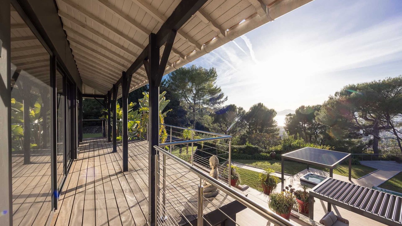Photo of Patio Balcony in California - Pezou