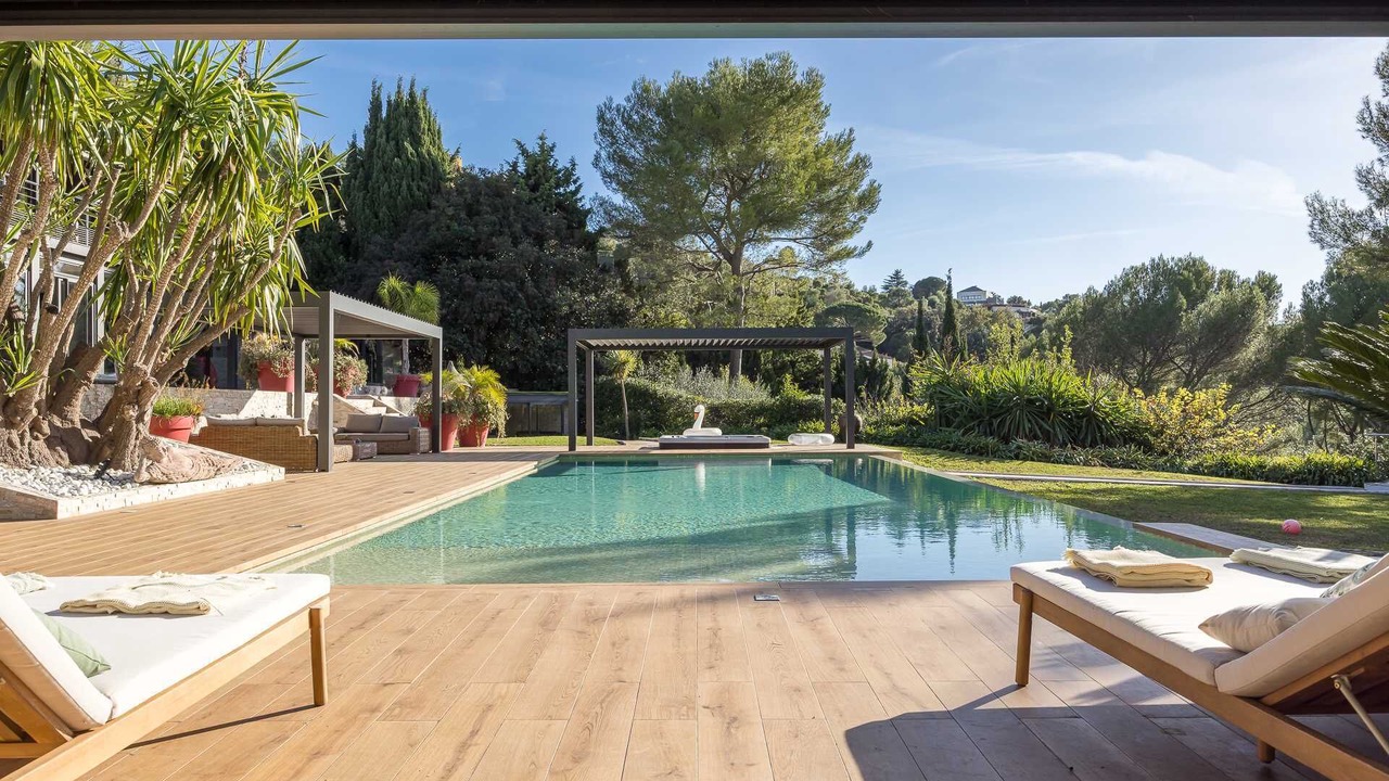 Photo of Outdoor in California - Pezou