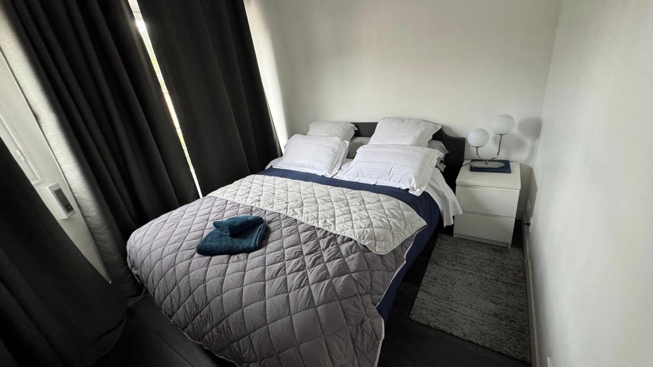 Photo of Bedroom in California - Pezou