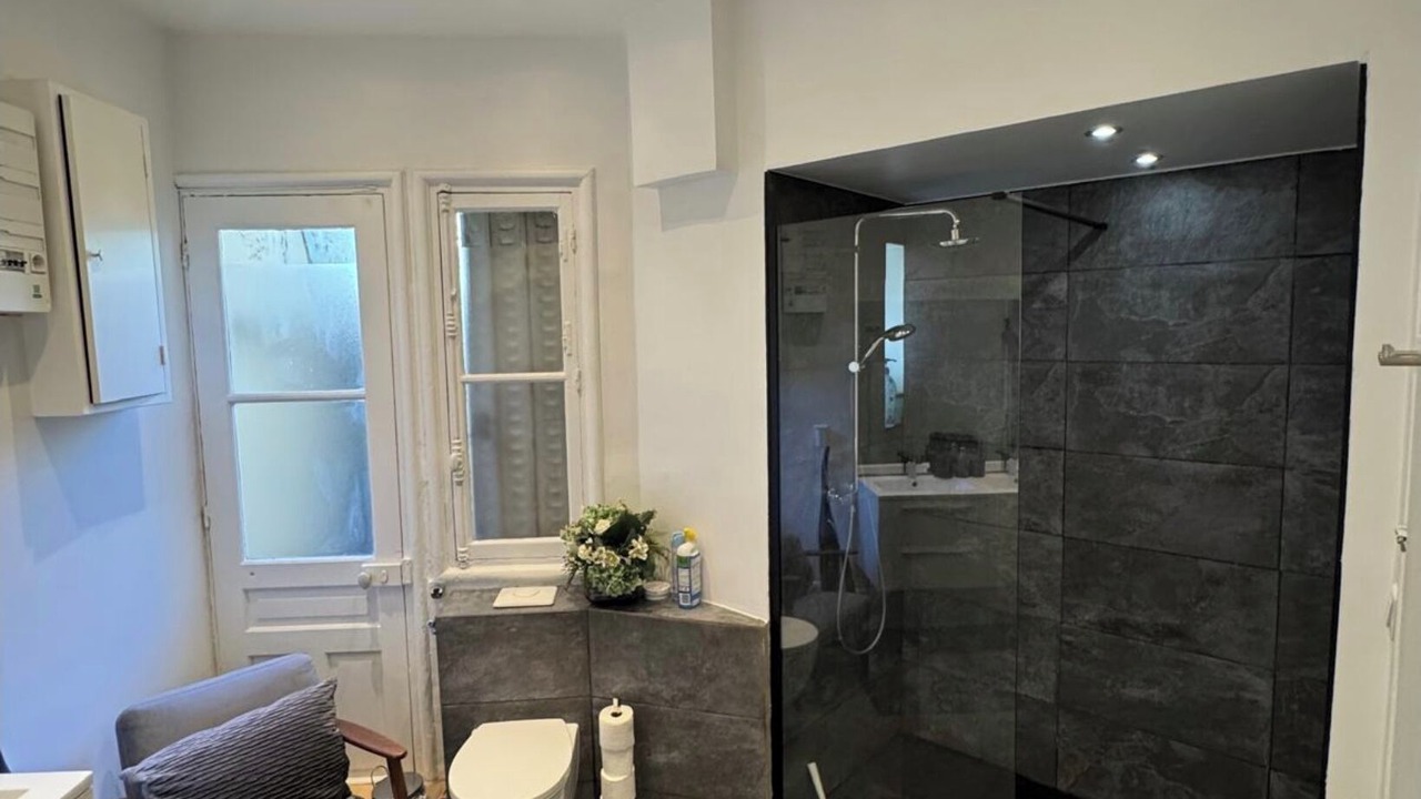 Photo of Bathroom in California - Pezou
