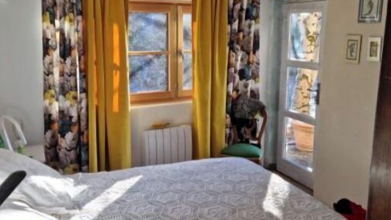Photo of Bedroom in Campan