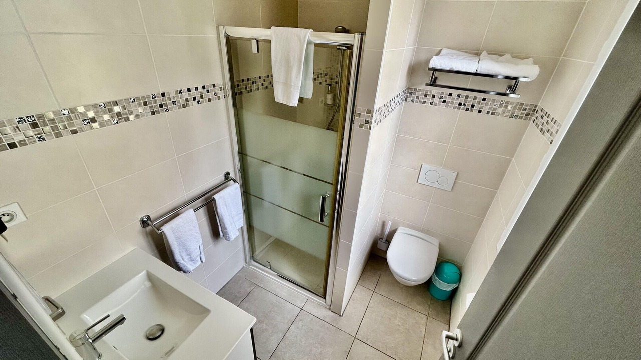 Photo of Bathroom in Riou - Petit Juas - Av de Grasse