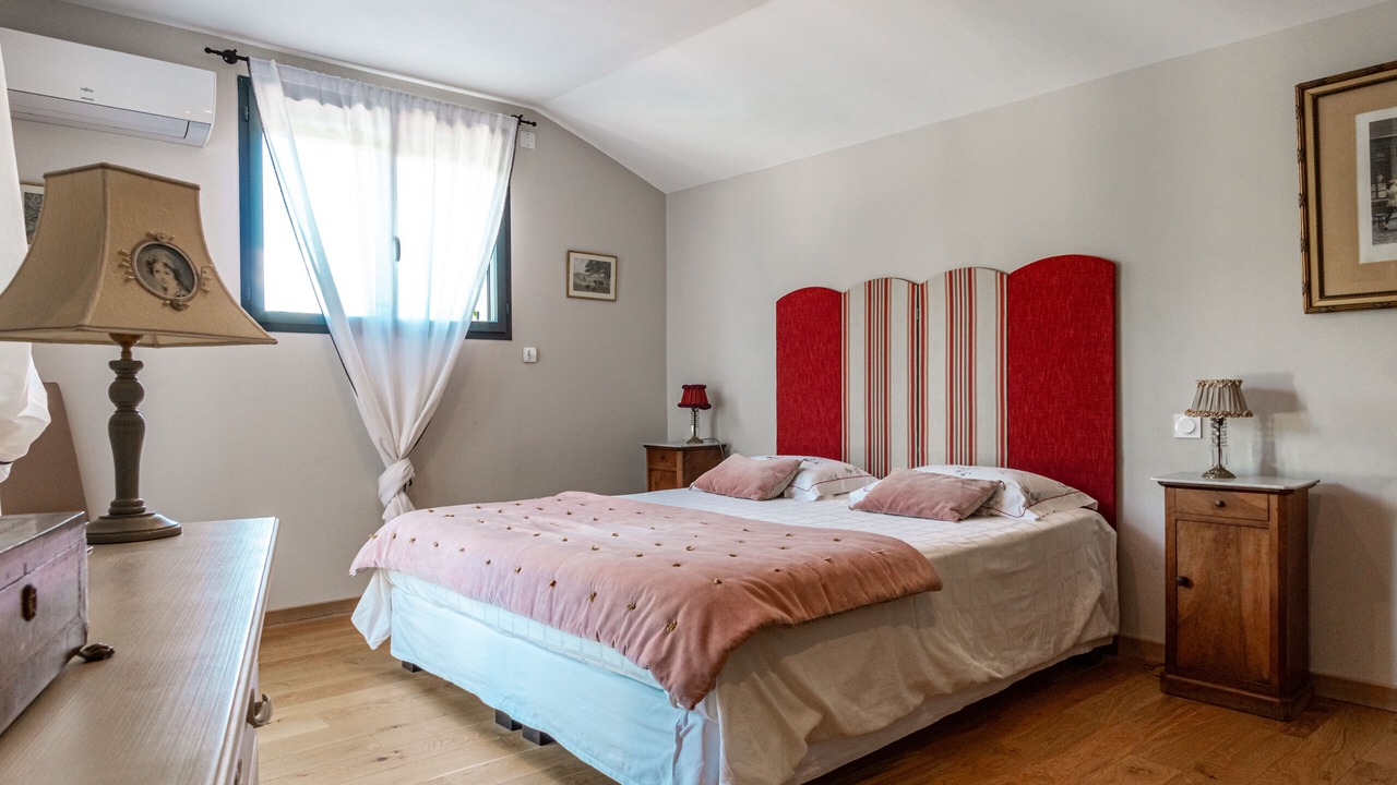 Photo of Bedroom in L'Isle-sur-la-Sorgue