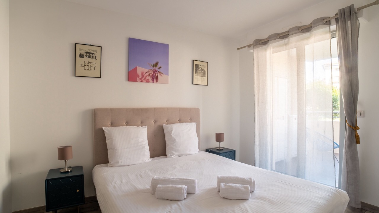 Photo of Bedroom in Prado - Republique