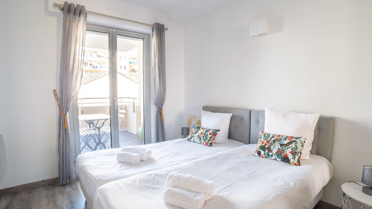 Photo of Bedroom in Prado - Republique