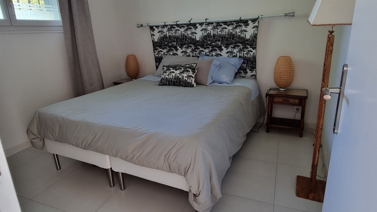 Photo of Bedroom in California - Pezou