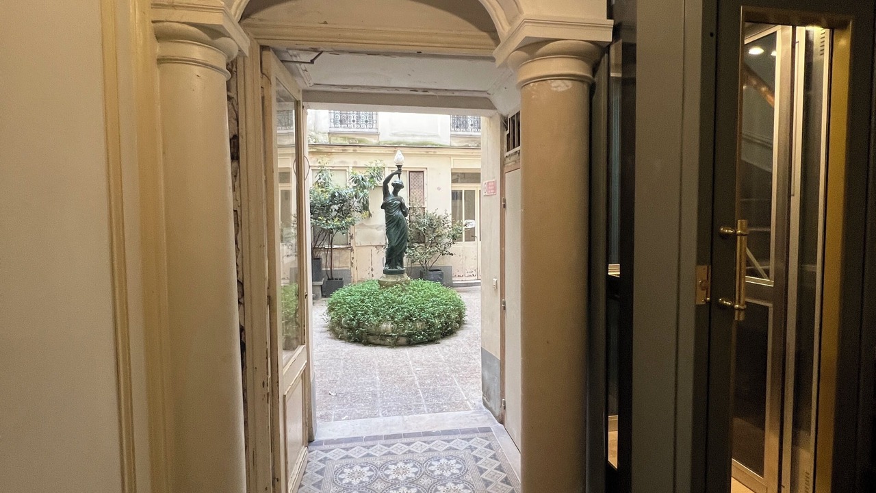 Photo of Others in Marais