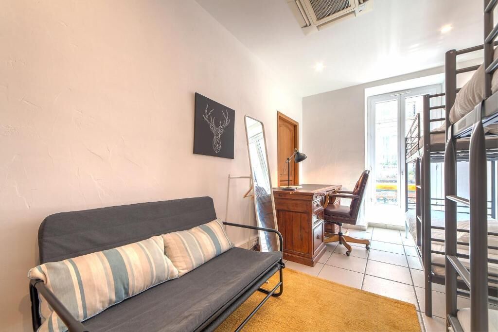 Photo of Livingroom in Lepante Quarter