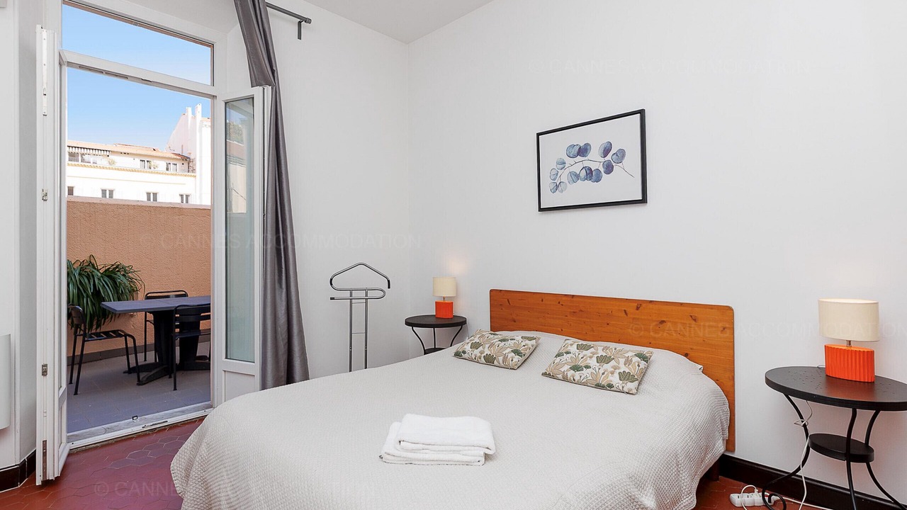 Photo of Bedroom in Cannes City Centre