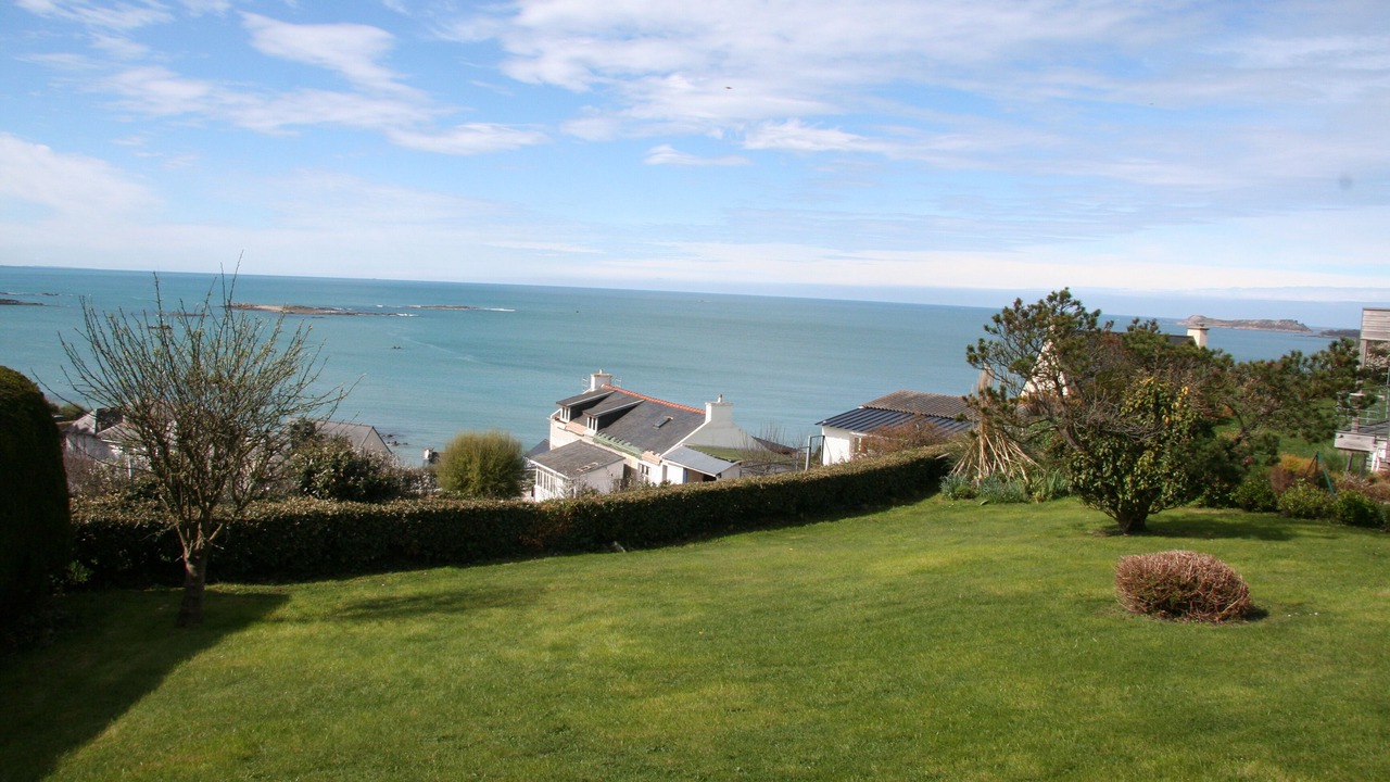 Photo of Outdoor in Tredrez-Locquemeau
