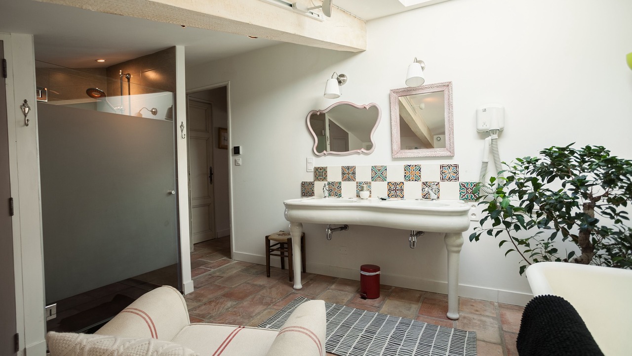 Photo of Bathroom in L'Isle-sur-la-Sorgue