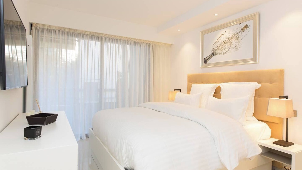Photo of Bedroom in Cannes City Centre