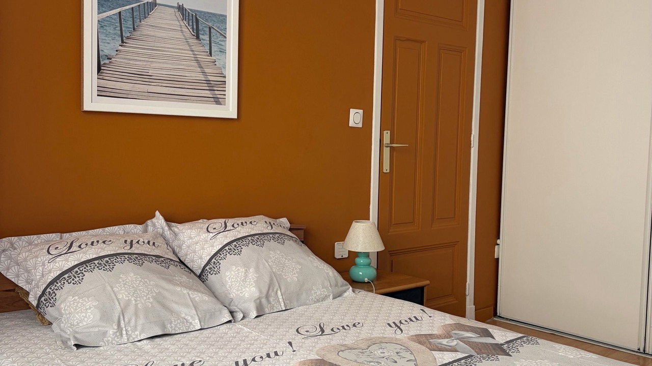 Photo of Bedroom in Prado - Republique