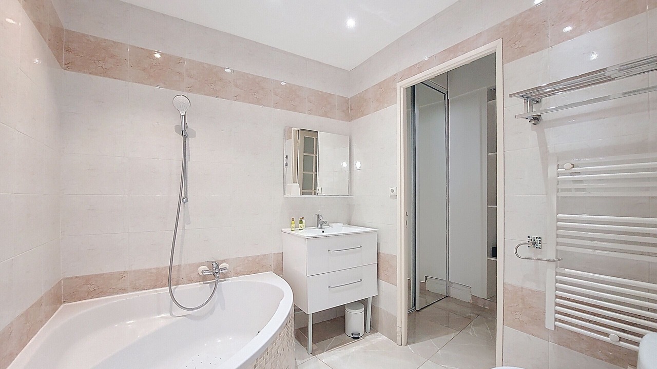 Photo of Bathroom in Nice City Centre