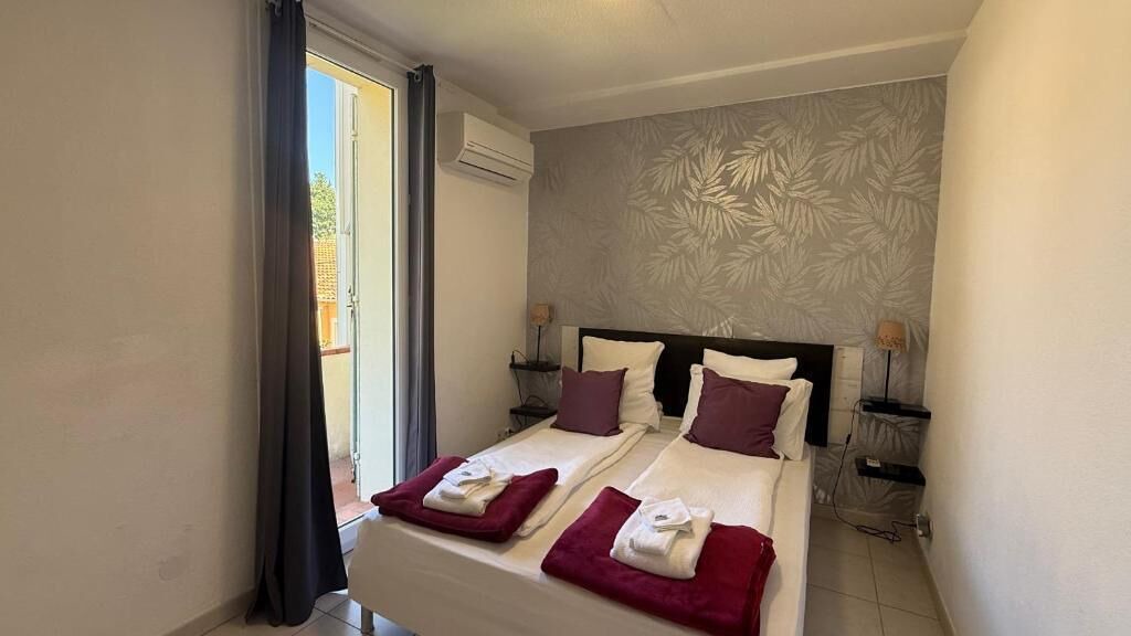 Photo of Bedroom in Prado - Republique
