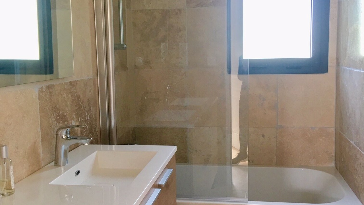 Photo of Bathroom in Uzes
