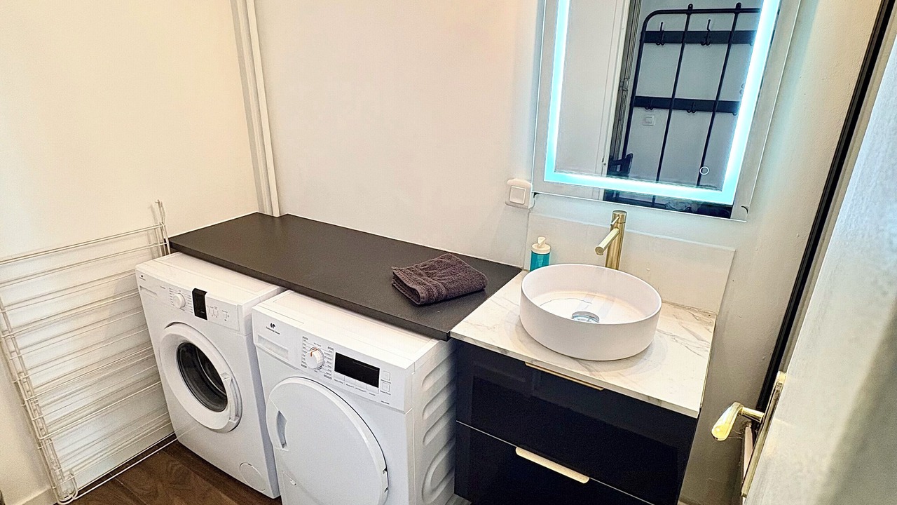 Photo of Bathroom in Ile Beaulieu