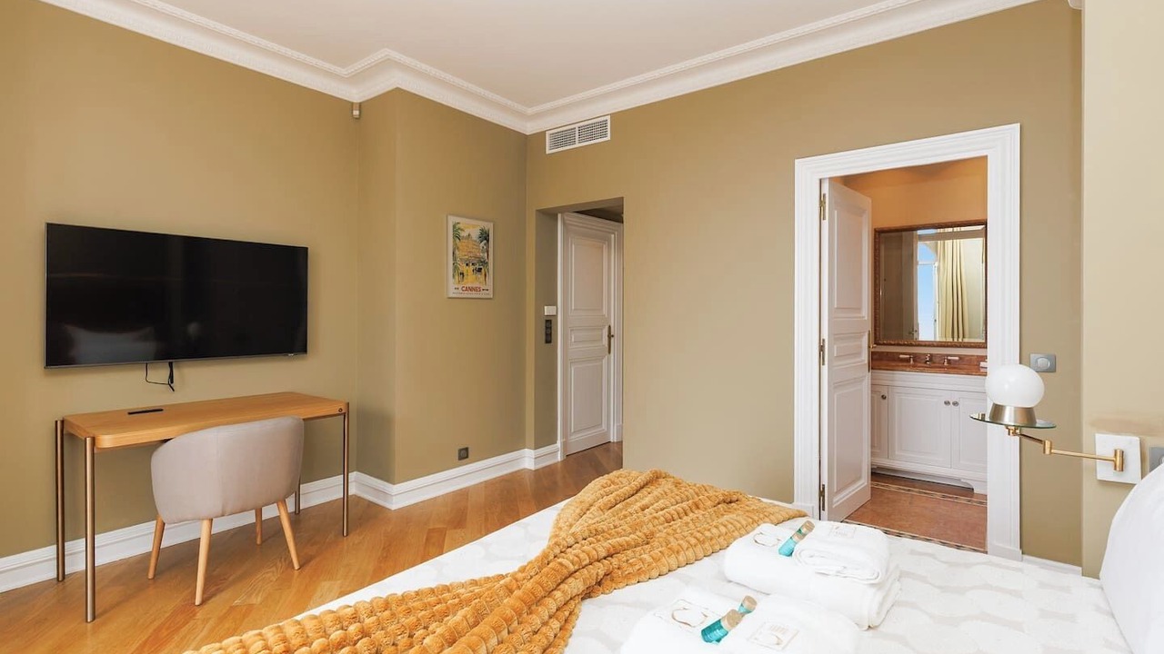 Photo of Bedroom in California - Pezou