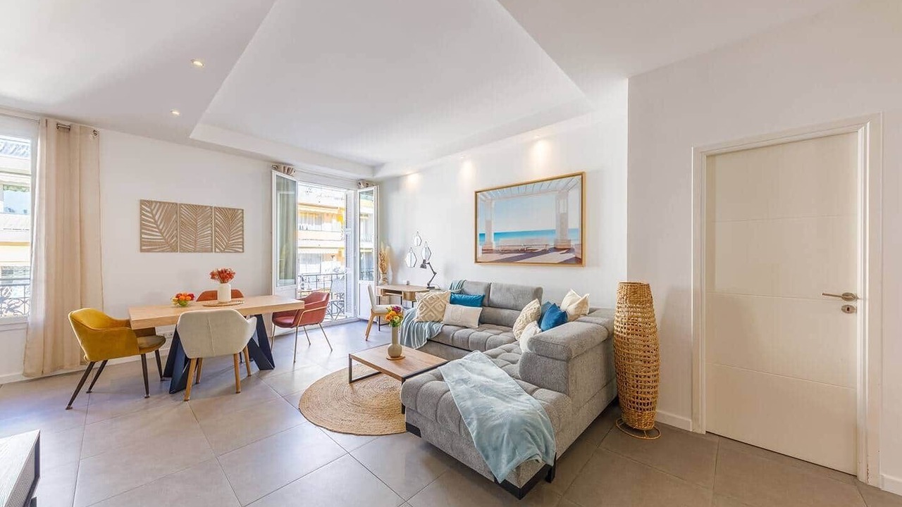 Photo of Livingroom in Musicians Quarter