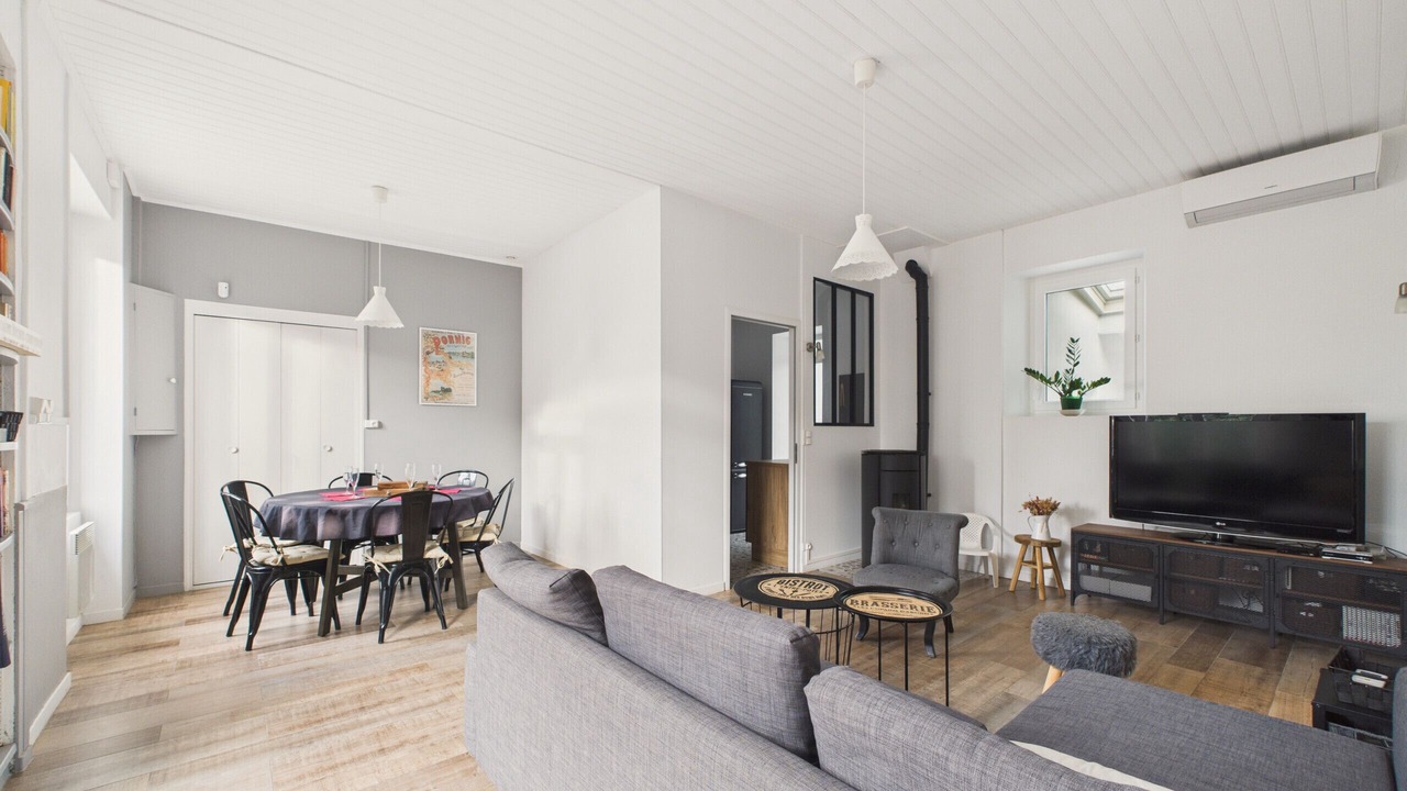 Photo of Livingroom in Saint-Michel-Chef-Chef