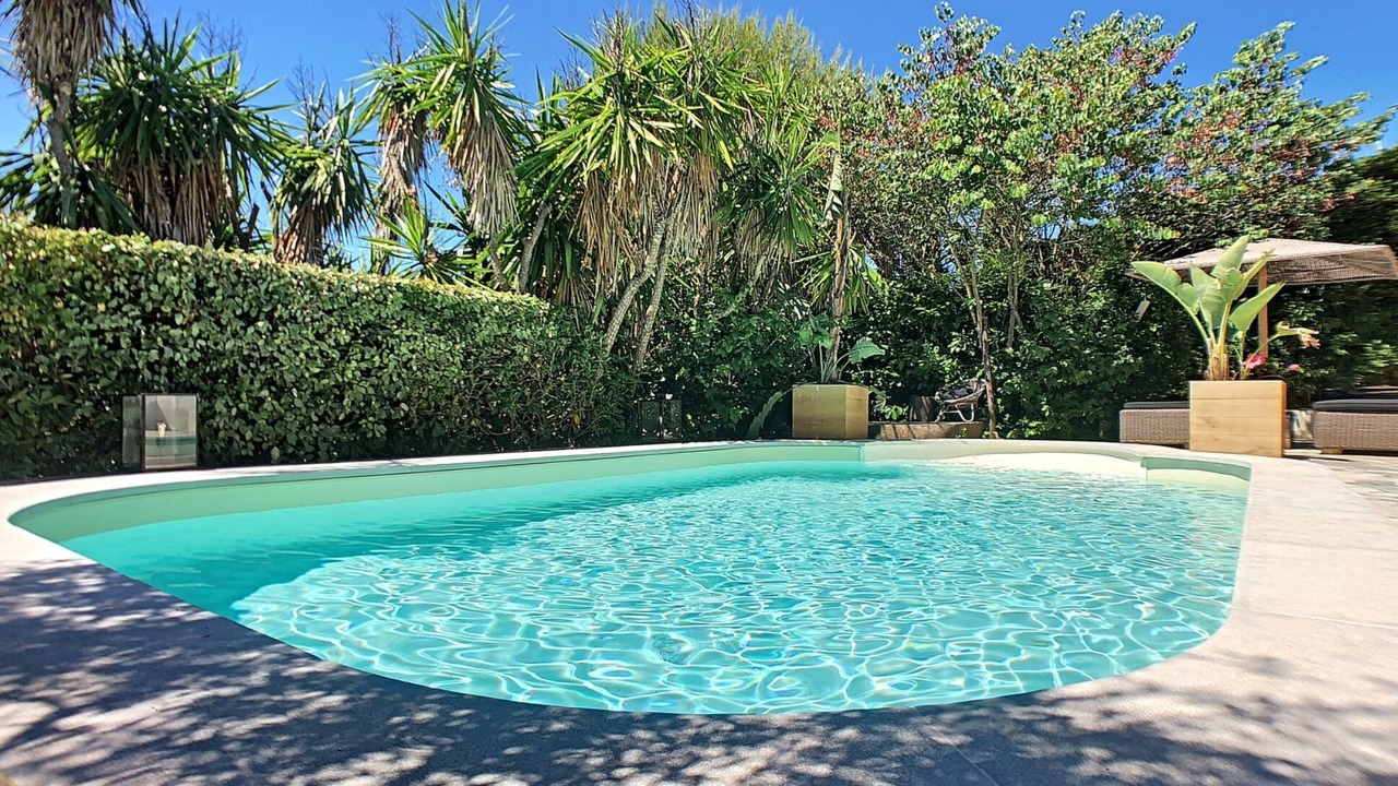 Photo of Outdoor in California - Pezou