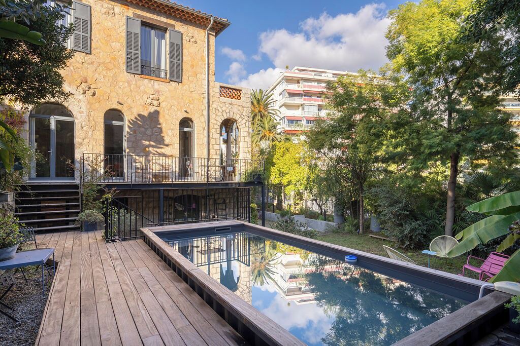 Photo of Outdoor in Carnot