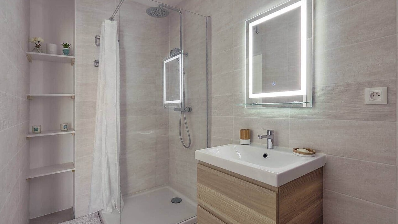 Photo of Bathroom in La Rogere