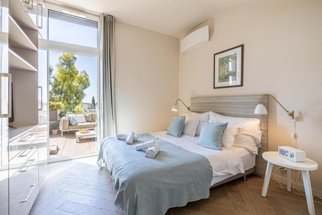 Photo of Bedroom in Prado - Republique