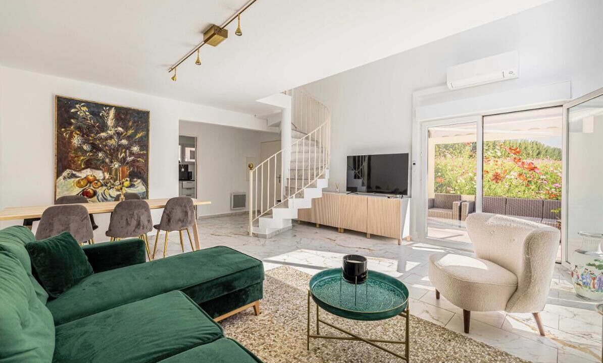 Photo of Livingroom in Prado - Republique