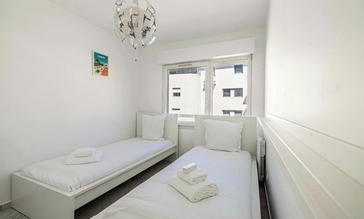 Photo of Bedroom in Prado - Republique