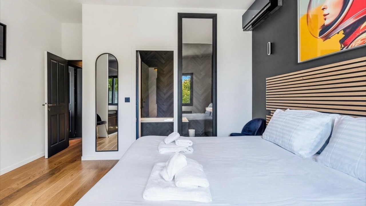 Photo of Bedroom in California - Pezou