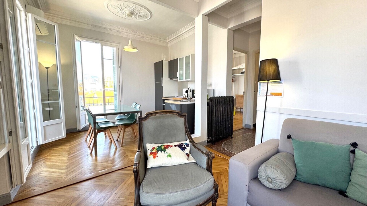 Photo of Livingroom in Musicians Quarter